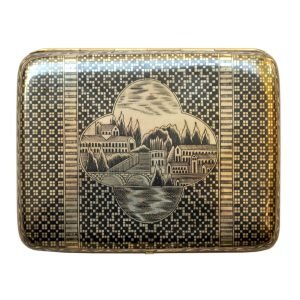 Osmanlı Kula Tuğralı Savatlı Gümüş Sigara Tabakası 6 Osmanlı Kula Tuğralı Savatlı Gümüş Sigara Tabakası - Dönemi: 19yy. - Damga: ΚΟΥΛΑ - Α. Π. ΣΤΑΜΑΤ (κουλα - Koula) - Ağırlık:128gr - Ebat:100x77x20 mm -2-