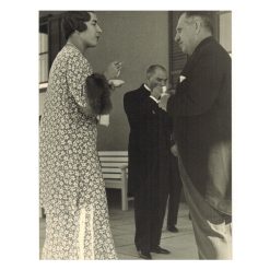 Atatürk, İsveç Prensesi Ingrid ve Kazım Fikri Özalp Fotoğrafı - Gümüş Baskı Orjinal Fotoğraf - Ekim/1934 Ankara - İmzalı 'Alfred Eisenstaedt' - 24 x 18 cm -1-