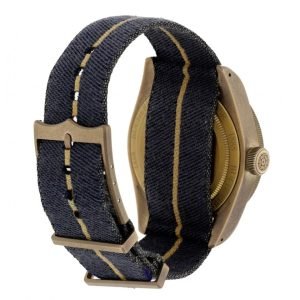 Tudor Black Bay Bronze Bucherer Blue Special Edition Bronze 43mm 11 Tudor Black Bay Bronze Bucherer Blue Special Edition Bronze - Yuvarlak uçlu siyah nubuk deri, bronz toka - 200 metre - 70 saat güç rezervi - Arduvaz grisi, bombeli kadran - 43 mm -4-