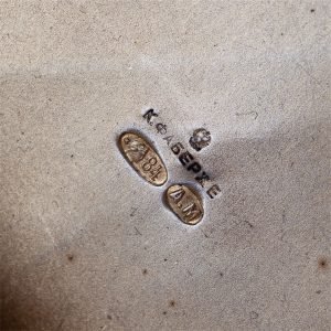 Faberge Rus Gümüş Altın Sigara Tabakası - Karl Faberge St. Petersburg damgalı, içi altın kaplama, açma butonu kabaşon safir taşlı, 84 zolotnik - 155 gr - 102x72x11 mm -6-