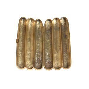 Faberge Rus Gümüş 3lü Puro Kutusu 94gr 16 Faberge Rus Gümüş 3lü Puro Kutusu - Karl Faberge Moskova damgalı, üzeri elmas taşlı Çar inisiyalli, dışı ve içi altın vermeyli, 84 zolotnik - 94 gr - 125x60x22 mm -7-